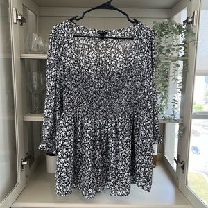 Torrid - Black & White Floral Chiffon Babydoll Blouse (1X)